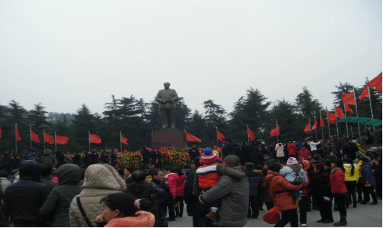 毛泽东铜像广场